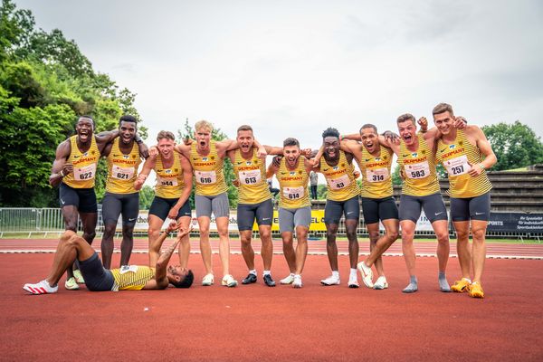 Die 4x100m Staffeln des DLVs: Owen Ansah (Hamburger SV), Lucas Ansah-Peprah (Hamburger SV), Kevin Kranz (Sprintteam Wetzlar), Marvin Schulte (SC DHfK Leipzig e.V.), Roy Schmidt (SC DHfK Leipzig e.V.), Deniz Almas (VfL Wolfsburg), James Adebola (SCC Berlin), Milo Skupin-Alfa (LG Offenburg), Julian Wagner (LC Top Team Thueringen), Patrick Domogala (MTG Mannheim) am 03.06.2022 waehrend der Sparkassen Gala in Regensburg